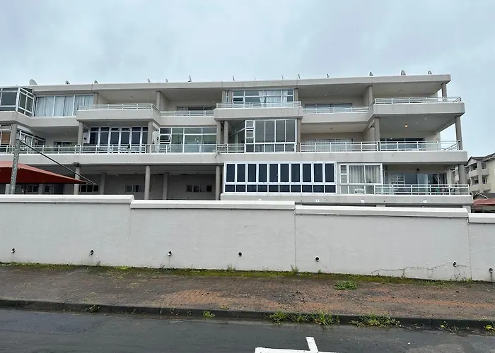Uvongo Square 4