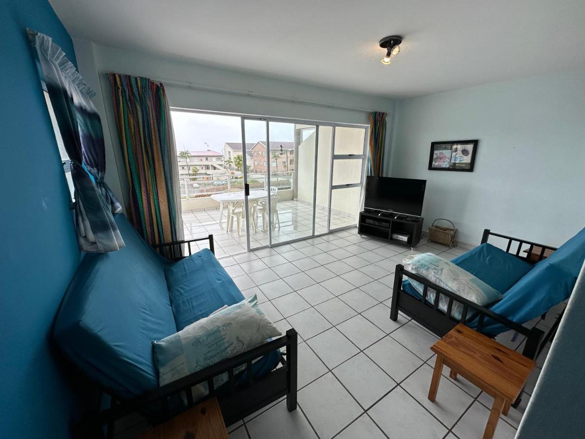 Uvongo Square 4 Appartement *